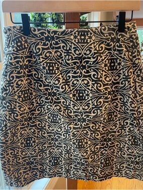 Lulu-B Size 6 Black and Cream Decorative A-Line Skirt